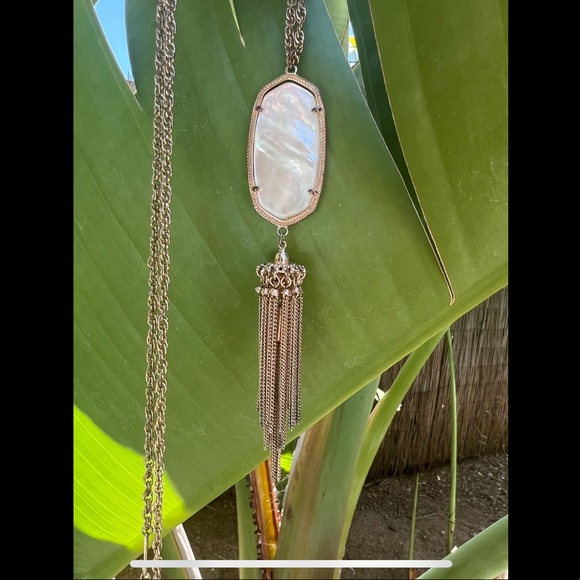 Kendra Scott Necklaceđź’• - Picture 3 of 9